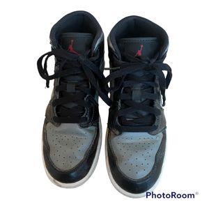 Air Jordan 1 Mid “Shadow/Red”, size 4Y